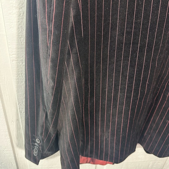 4 You Black With Red Pin Stripe Dehavilland Men’s Blazer Size Large EUC - Picture 9 of 9